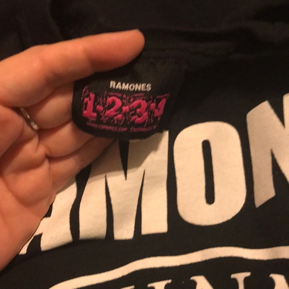 RAMONES BAND T-SHIRT - Picture 2 of 2